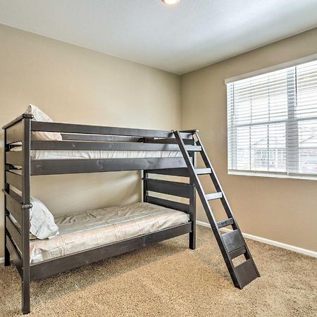 Spacious Aurora House With Yard About 10 Mi To Dia! Exterior photo