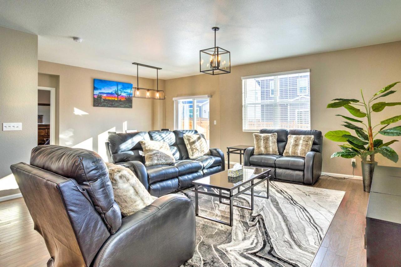 Spacious Aurora House With Yard About 10 Mi To Dia! Exterior photo