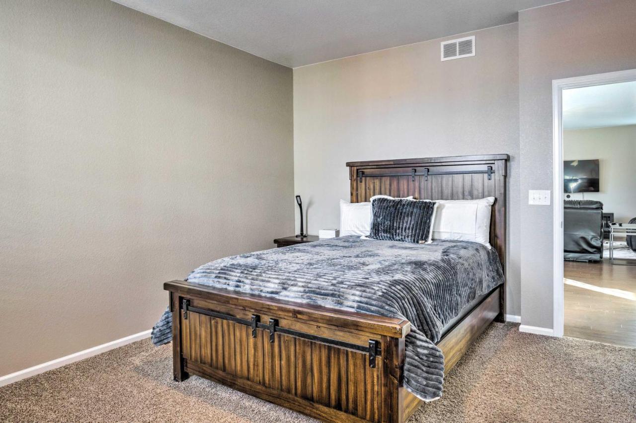 Spacious Aurora House With Yard About 10 Mi To Dia! Exterior photo